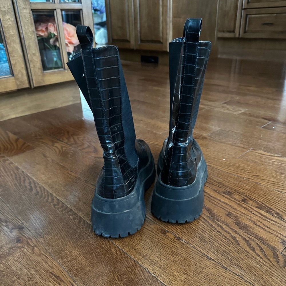 Black Croc-Embossed Women's Boots